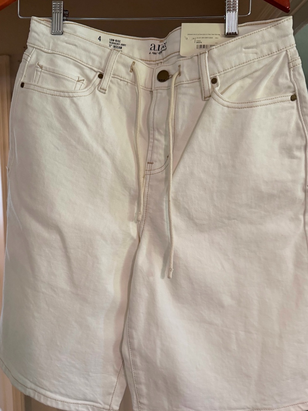 a.n.a women’s white Denim Shorts -  size 4 New with tags.